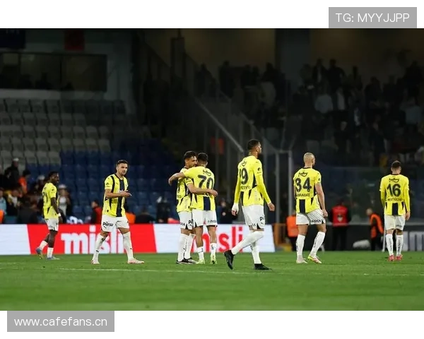 巴萨内忧外患:战术混乱与核心下滑,豪门地位岌岌可危! 巴萨内忧外患:战术混乱与核心下滑,豪门地位岌岌可危!