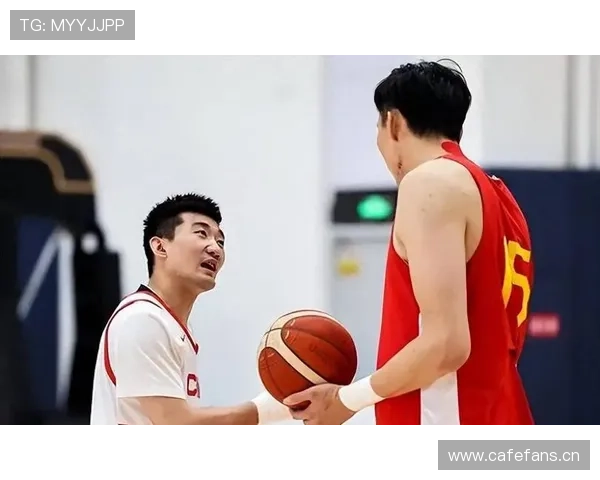 看到孙铭徽拆快递像开年终奖，这生活差距有点刺眼